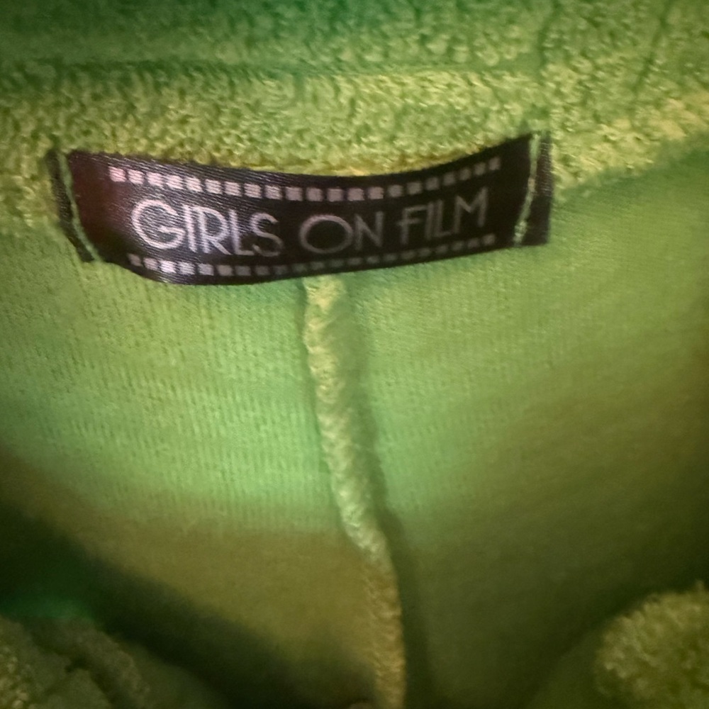 Green Textured Lounge Set - Picture 6 of 9